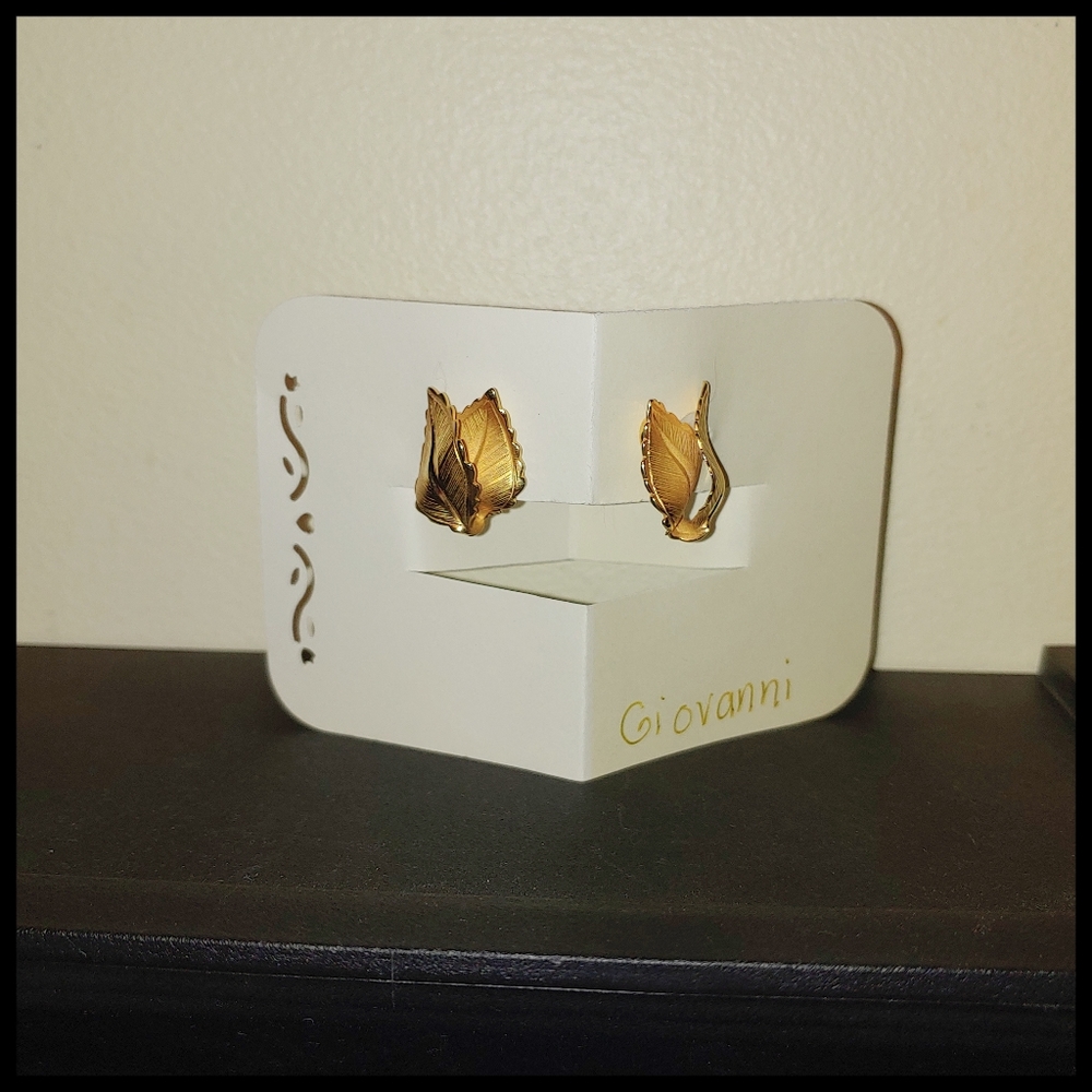 Vintage Giovanni Costume Jewelry Earrings, Marked